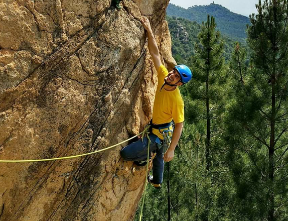 Enfila't educació i escalada Elio